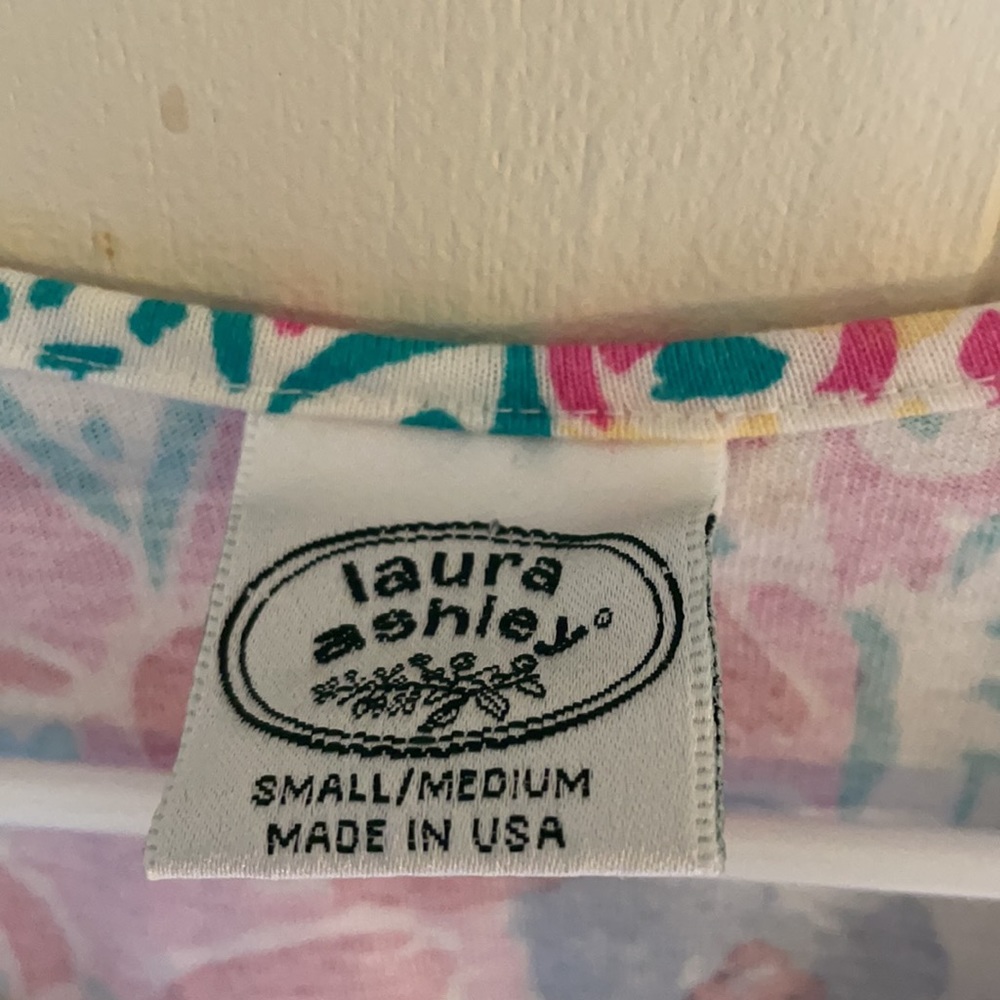๐บ Vintage Laura Ashley top - Picture 3 of 4
